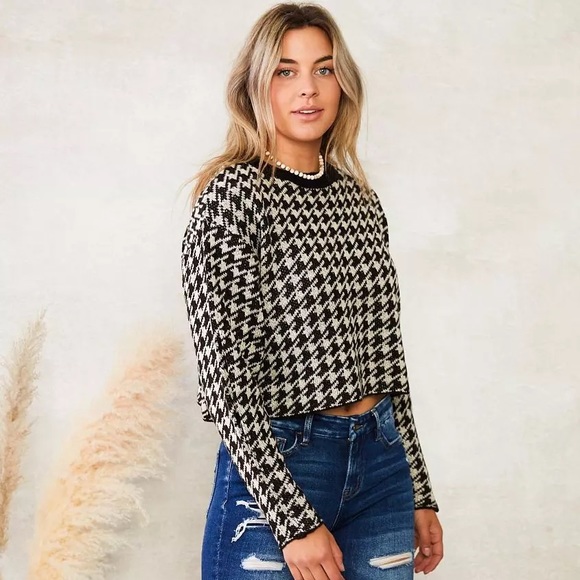 Buckle Sweaters - Buckle Houndstooth Crop Sweater Black & White Long-Sleeve Pullover Top • size L